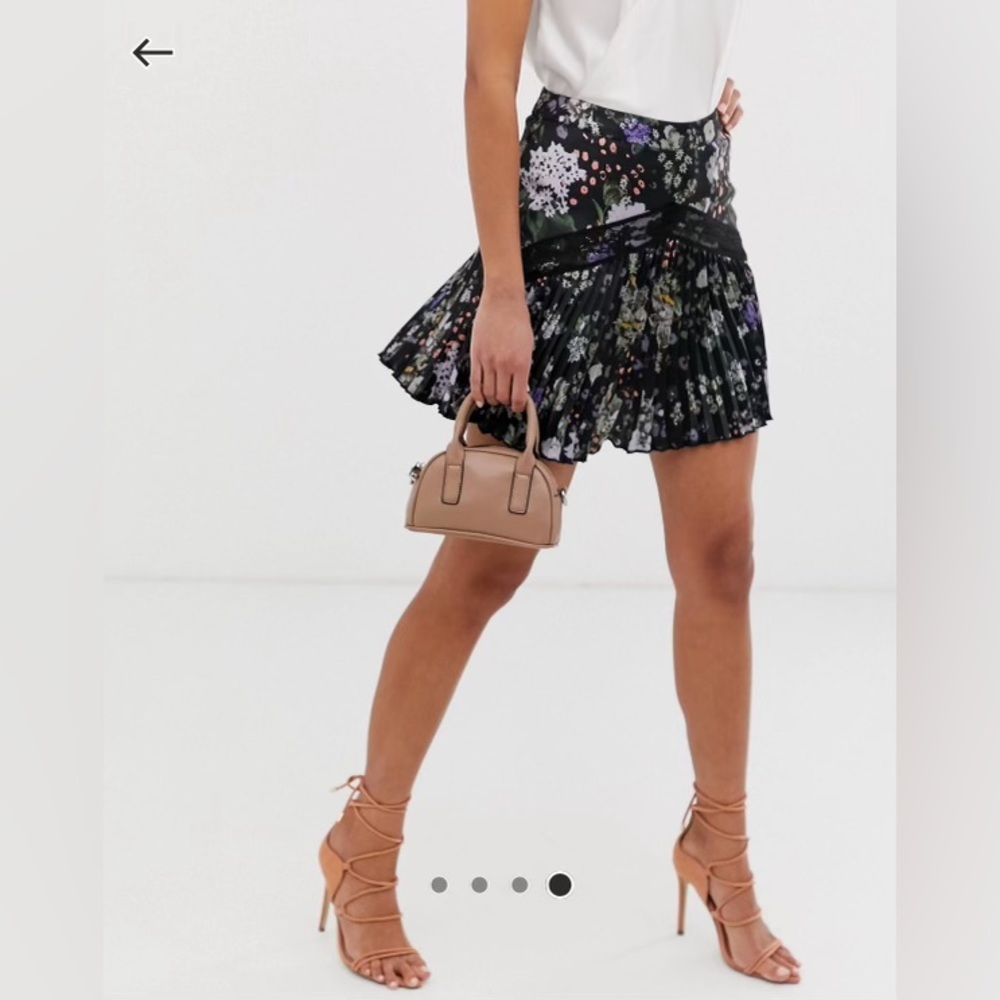 ASOS DESIGN lace insert pleated mini skirt in dark first floral - size US6 - NWT